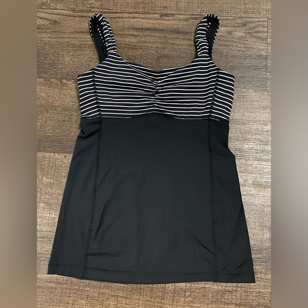 Lululemon Aria Tank II Parallel Stripe Black White / Black Size .